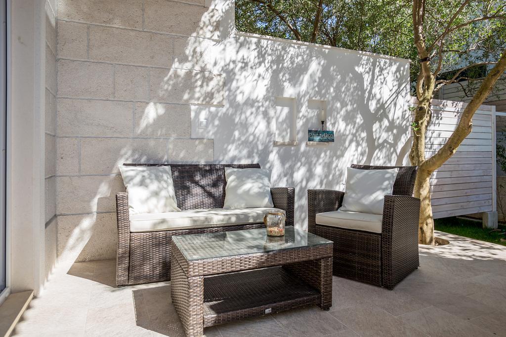Zlatni Bol Apartments Bilik gambar