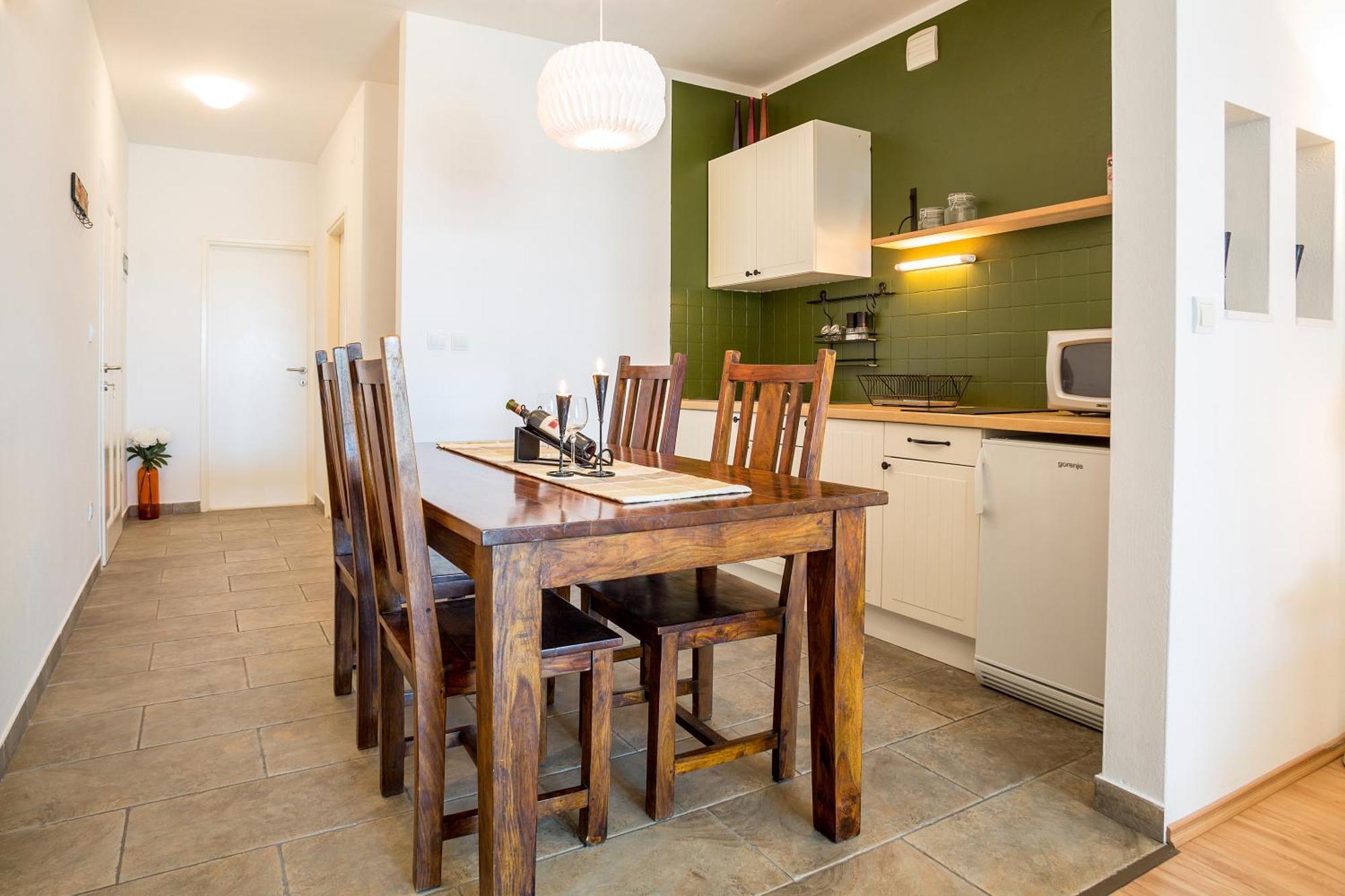 Zlatni Bol Apartments Bilik gambar