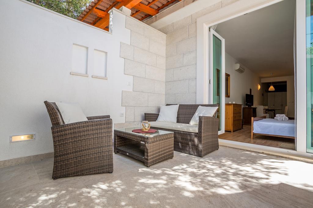 Zlatni Bol Apartments Luaran gambar