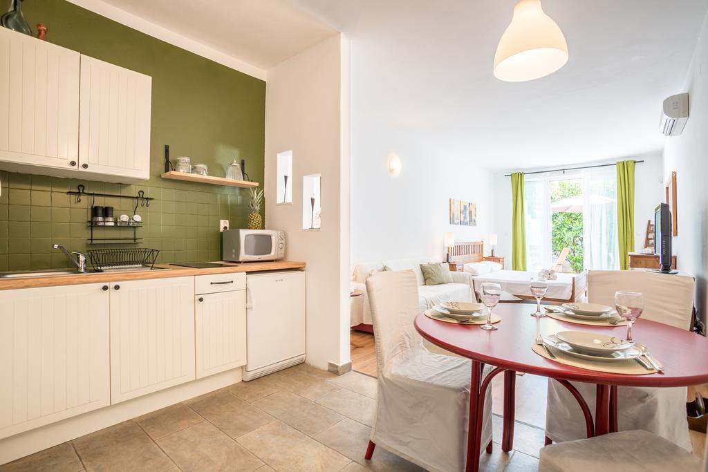 Zlatni Bol Apartments Luaran gambar