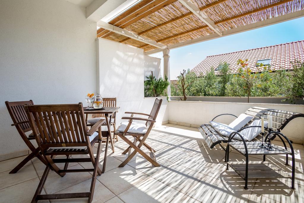 Zlatni Bol Apartments Luaran gambar