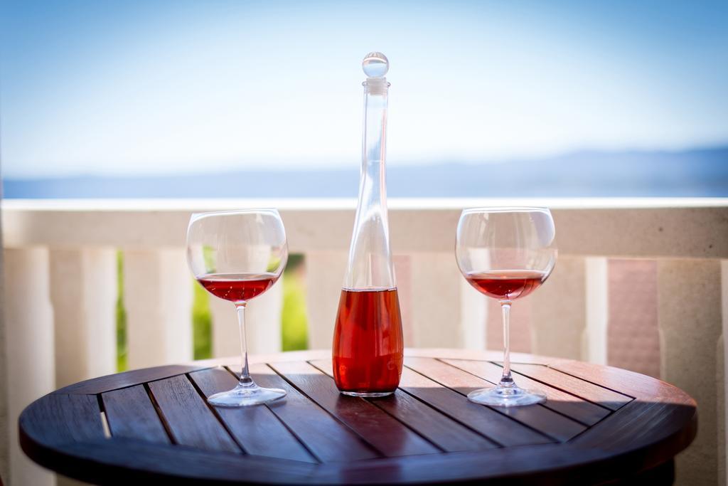 Zlatni Bol Apartments Bilik gambar