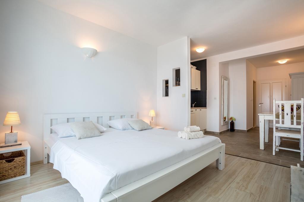 Zlatni Bol Apartments Bilik gambar