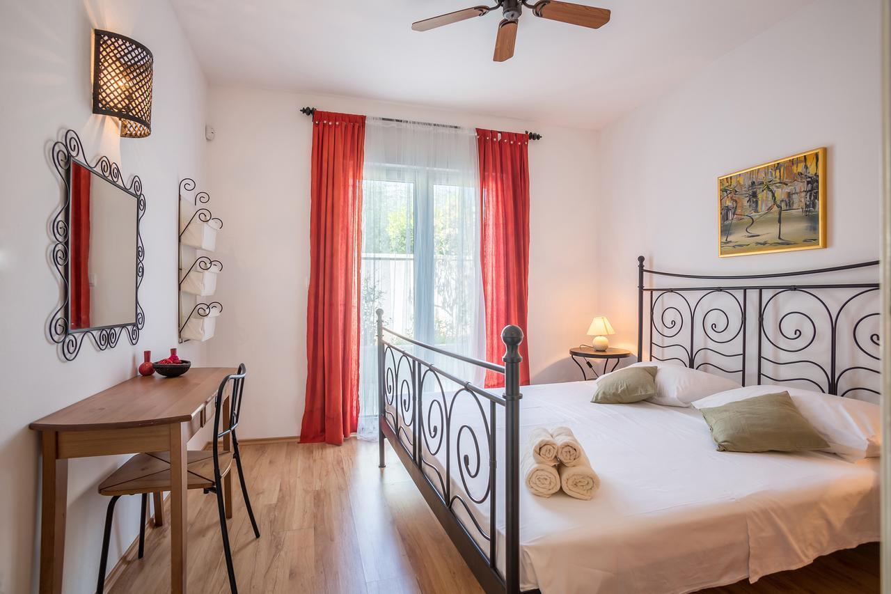 Zlatni Bol Apartments Luaran gambar