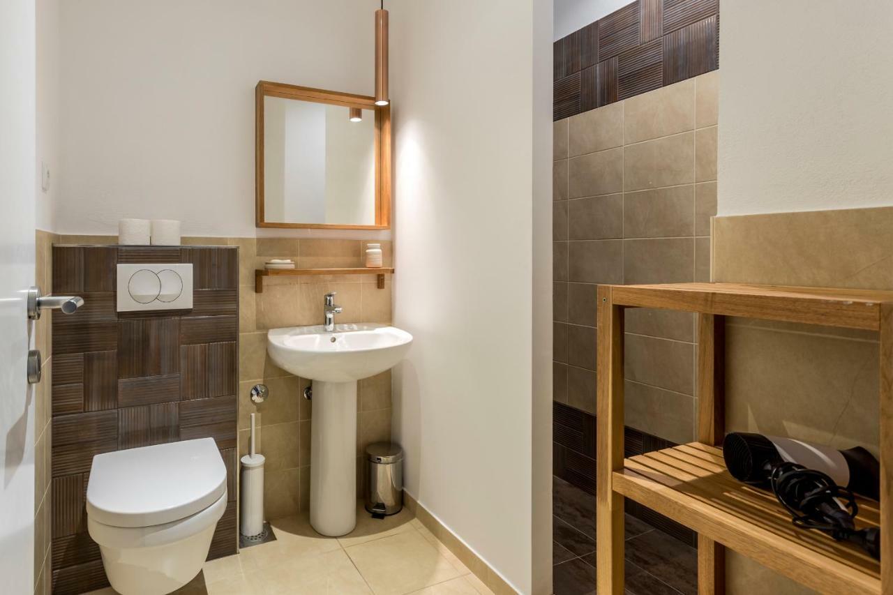 Zlatni Bol Apartments Luaran gambar