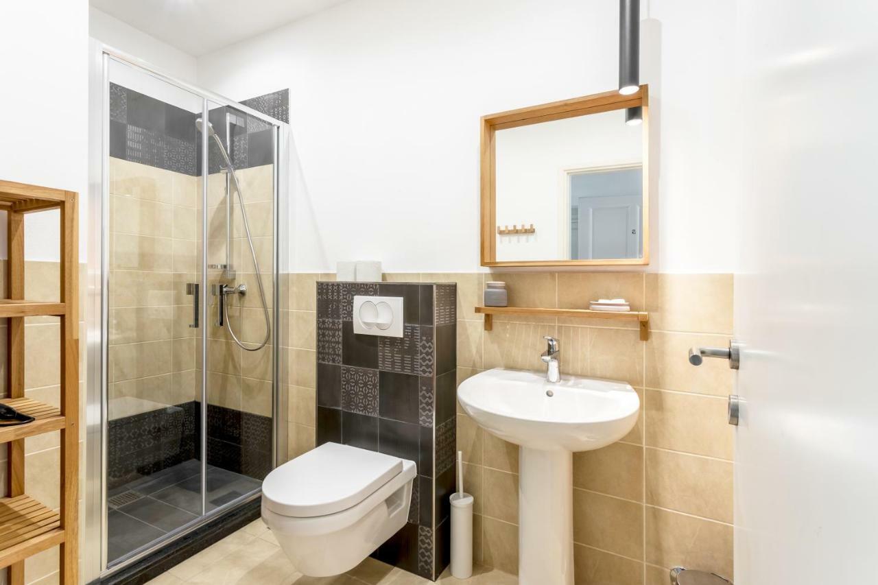 Zlatni Bol Apartments Luaran gambar